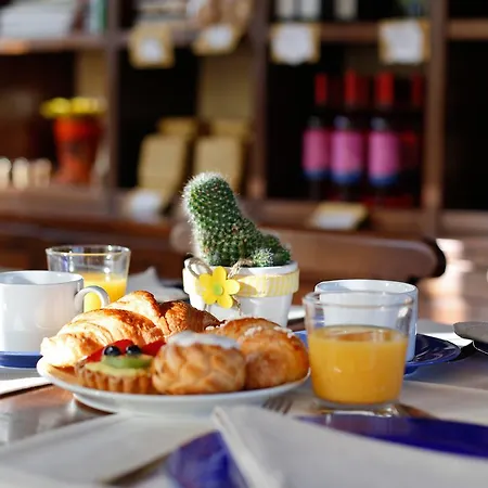 圣埃琳娜乡村民宿酒店 * 圣吉米纳诺